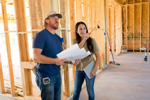 Chip and Joanna Gaines of HGTV's Fixer Upper (Photo: Business Wire)