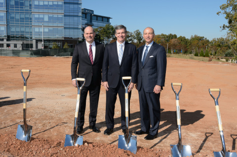 MetLife EVP and Head of Global Technology & Operations Marty Lippert, North Carolina Governor Roy Cooper and MetLife Chairman, President and CEO Steve Kandarian celebrate MetLife's groundbreaking for its third building at its Global Technology Campus in Cary, North Carolina. (Photo: Business Wire)