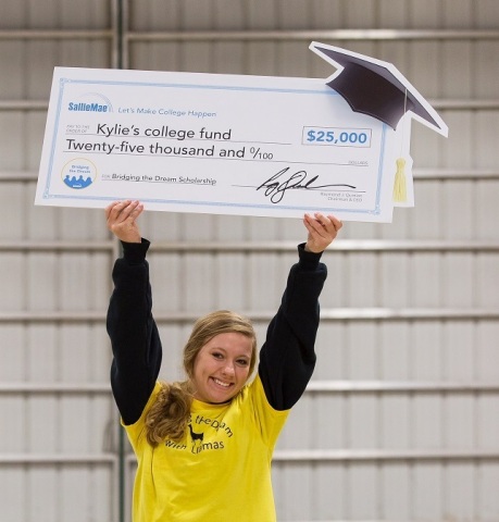 Kylie Rapp, a junior at Clinton Prairie Junior-Senior High School in Frankfort, Indiana, celebrates winning a $25,000 Bridging the Dream Scholarship from Sallie Mae. (Photo: Business Wire)