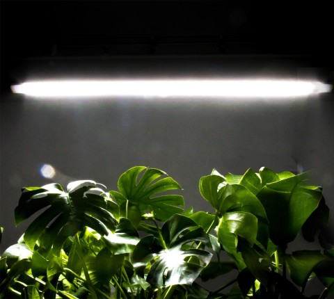 The new GroBar™ is the latest LED grow lighting solution from VividGro©. (Photo: Business Wire) 