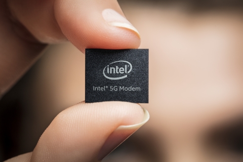In November 2017, Intel announced substantial advances in its wireless product roadmap to accelerate the adoption of 5G. Intel’s early 5G silicon, the Intel® 5G Modem announced at CES 2017, is now successfully making calls over the 28GHz band. (Credit: Intel Corporation)