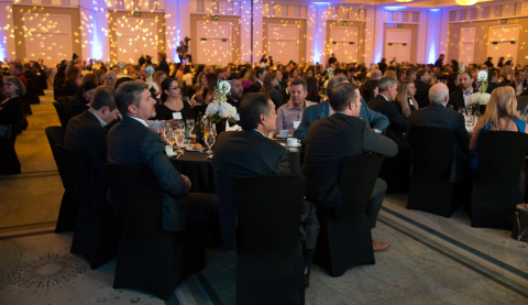 A crowd of 800 gathered for Biocom's annual Celebration of Life Dinner to honor leaders of the industry and hear from keynote speakers, Scott Hamilton and Karolyn Smith. (Photo: Business Wire) 