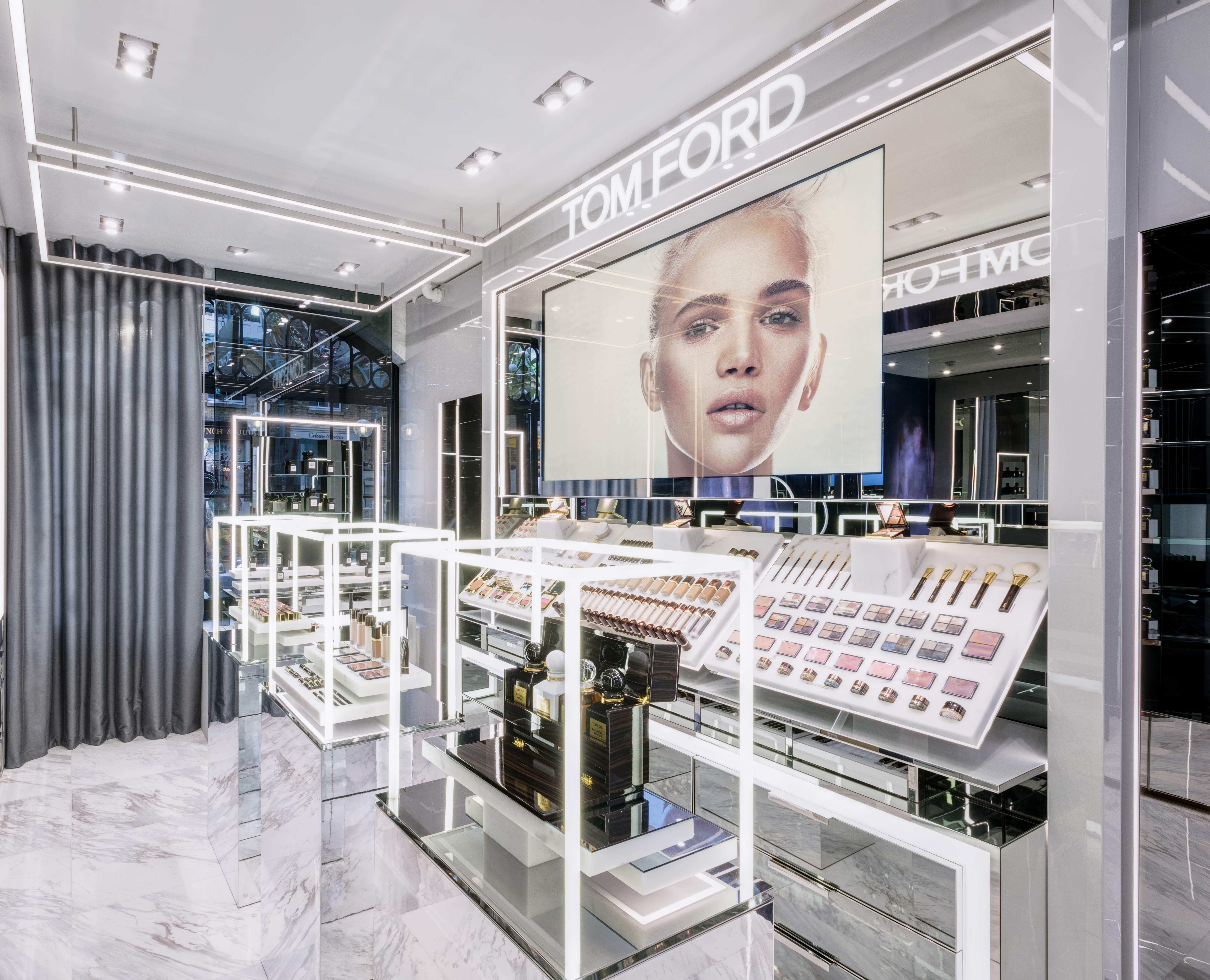ADDING MULTIMEDIA First Tom Ford Beauty Store Opens in London | Business  Wire