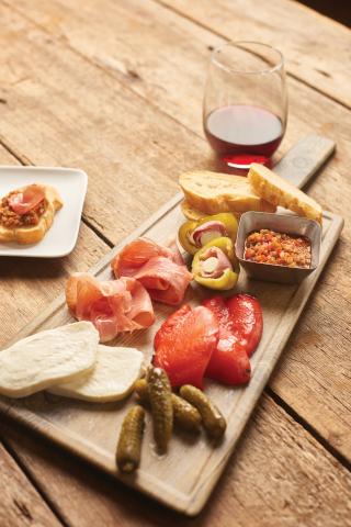 The new Hyatt House H Bar Sip + Snack menu features the Taste of Tuscany Board (Photo: Business Wire)