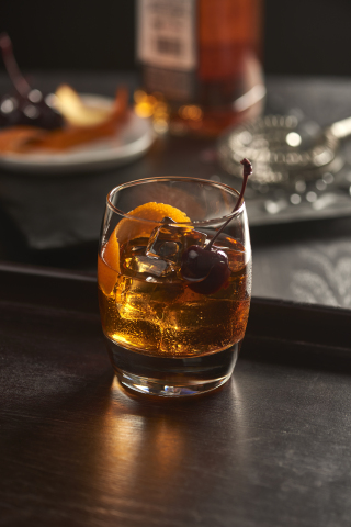 The new Hyatt House H Bar Sip + Snack menu offers an elevated selection of spirits that draw from some of the classics - the Old Fashioned pairs nicely with the Barbeque Pulled Pork Sliders (Photo: Business Wire)