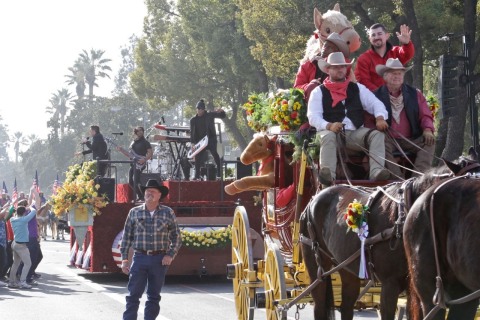 Wells Fargo Stagecoach leading 2018 Rose Parade Closing Show presented by Wells Fargo. (Photo: Business Wire)