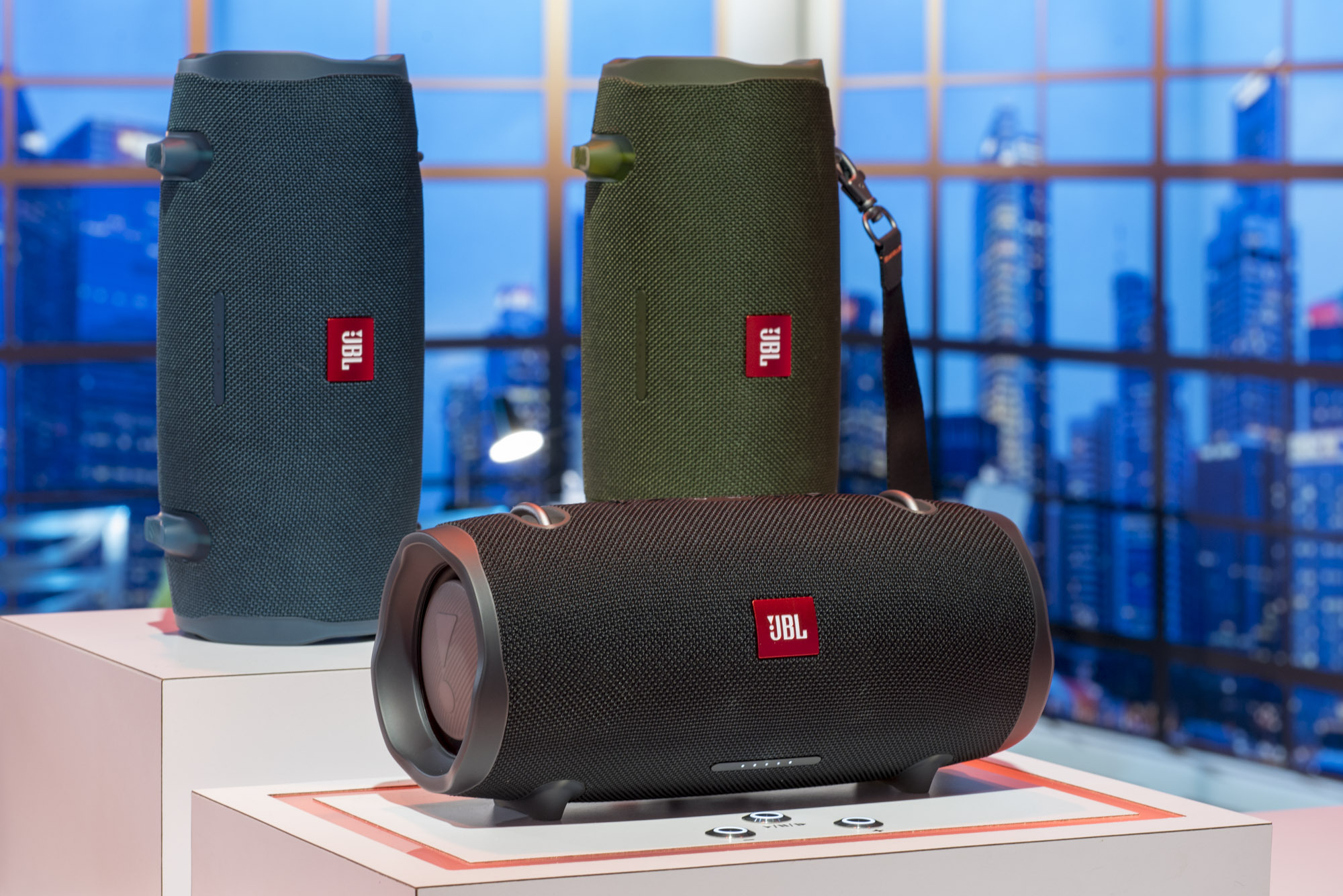 JBL® Xtreme 2 Makes with its Powerful Audio Performance and Durable, Fully Waterproof Design | Business Wire