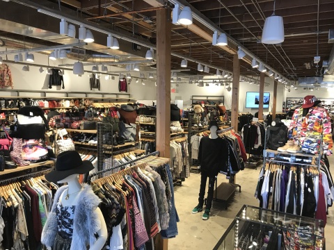 2nd STREET Melrose, view inside (Photo: Business Wire)