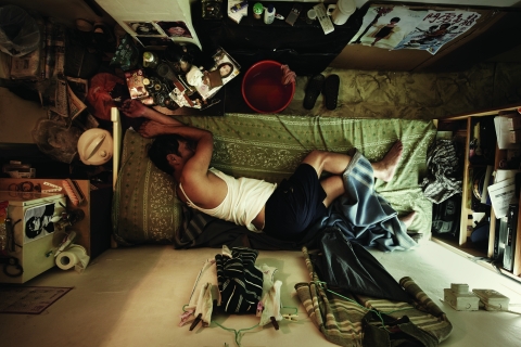 Benny Lam, Trapped 01, aus der Serie Subdivided Flats, 2012 © Courtesy of Benny Lam (Fotografie), Kwong Chi Kit und Dave Ho (Konzept), Prix Pictet 2017 (Foto: Business Wire) 