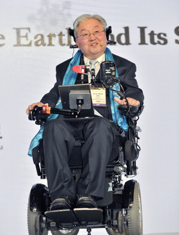 PyeongChang Forum 2018 launched by Gangwon Province to discuss problems facing Earth and humankind. Sang Mook Lee (Chairman, Organizing Committee of PyeongChang Forum; Professor, Seoul National University) is speaking during the Opening Ceremony of PyeongChang Forum on February 7th. (Photo: Business Wire)