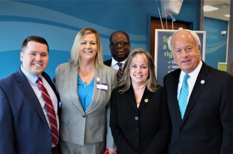 Attendees for the Dollar Bank Haygood Office ribbon cutting included (left to right) Steven Cuddy, Jr., Haygood Branch Manager, Chele Eubanks, Customer Service Specialist, Warren Harris, Director of Economic Development for the City of Virginia Beach, Susan Ralston, Senior Vice President and COO of Dollar Bank’s Virginia Division, and the Honorable Mayor Sessoms. (Photo: Business Wire)