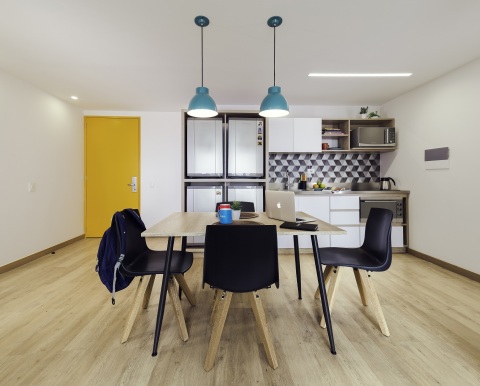 Livinn Calle 18 Kitchen (Bogotá): Kitchens in the suites at Livinn Calle 18 in Bogotá, Colombia feature high-end finishes and a contemporary design sensibility. Livinn Calle 18 was developed by CA Ventures and opened in 2017. (Photo: Business Wire)
