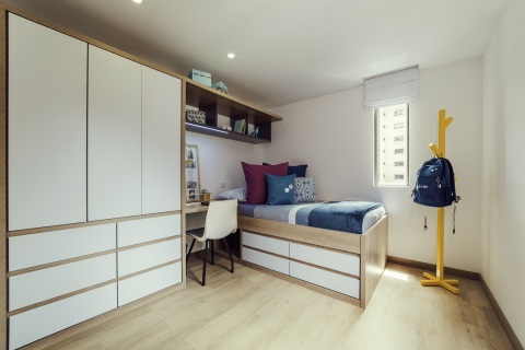 Livinn Calle 18 Private Room (Bogotá): Bedrooms at CA Ventures’ Livinn Calle 18 in Bogotá, Colombia are fully-furnished and include ample storage. Livinn Calle 18 opened in 2017. (Photo: Business Wire)