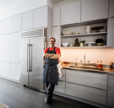 Clean, modern, and inspired by the artistry and work ethic of the best professional chefs, True's 42" refrigerator was a must-have for Wylie's new kitchen. (Photo: Business Wire)