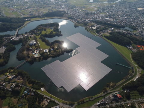 13.7MW plant on the Yamakura Dam reservoir (Photo: Business Wire)