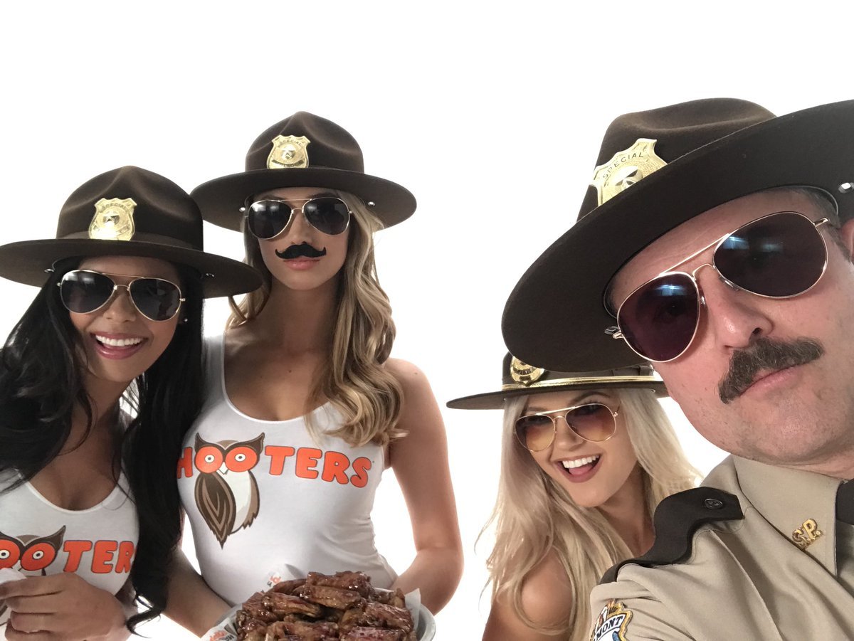 Hooters Teams Up with "Super Troopers 2" to Launch Snozzberry Sau...