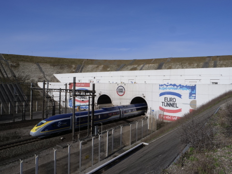 Eurostar sortant du Tunnel sous la Manche - Crédit Getlink