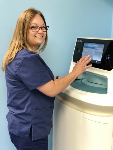 Liz Wallin, clinical manager at Pediatric Associates, using the AccuVax Vaccine Management System. (Photo: Business Wire)