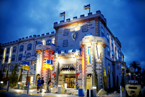 Night falls on the LEGOLAND® Castle Hotel as knights, wizards and princesses sleep within the new Hotel at LEGOLAND® California Resort. (Photo: Business Wire)