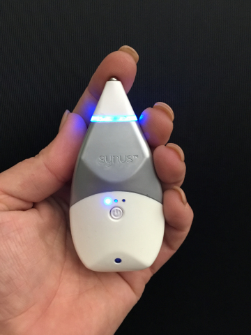 Tivic Health previews SYNUS Pain Relief device to healthcare professionals at Future Healthcare Event 2018 (Photo: Business Wire)