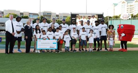 The Dallas Cowboys join Reliant to present $50,000 to the The Salvation Army Youth Education Town at the 2018 Reliant Home Run Derby. The seventh annual event brought hundreds of fans out to cheer on the Cowboys as they traded football cleats for baseball bats to raise funds for charity.
(Wednesday, May 16, 2018; Dr Pepper Ballpark; Frisco, Texas)