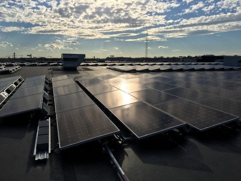 The Home Depot's 554 kW solar array consists of more than 1,400 photovoltaic panels. (Photo: Business Wire)