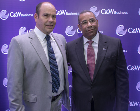 (De izquierda a derecha) Mario Marciano, Vicepresidente de C&W Business de LATAM y Teudis Quezada, Country Manager de C&W Business en Santo Domingo, República Dominicana el 7 de junio de 2018. (Photo: Business Wire)