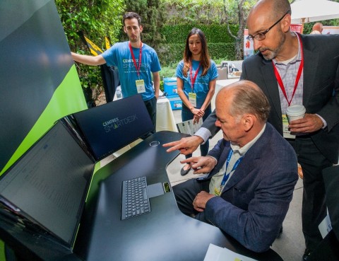 SmartDesk demo (Photo: Business Wire)