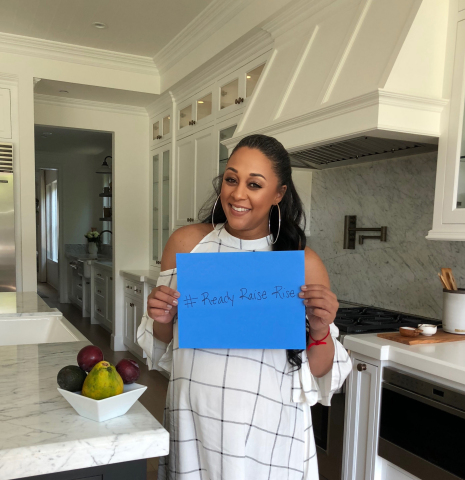 "Cooking healthy meals for my family helps me harness my unique inner power to rise up against cancer!" - Tia Mowry, YouTube's "Tia Mowry's Quick Fix" (Photo: Business Wire)