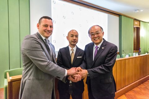 From left) Emanuele Amodei, President of Palazzo Spinelli / Yasuyuki Korekawa, Operating officer of Warehouse TERRADA / Nobuaki Okamoto, Chairman of the Board of Directors, Tokiwamatsu Gakuen and President, Yokohama University of Art and Design (Photo: Business Wire)
