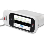アラブ首長国連邦保健・予防省、Eve™搭載Masimo Rad-97™ Pulse CO-Oximeters®を使用した全国的な新生児CCHDスクリーニングプログラムを採用
