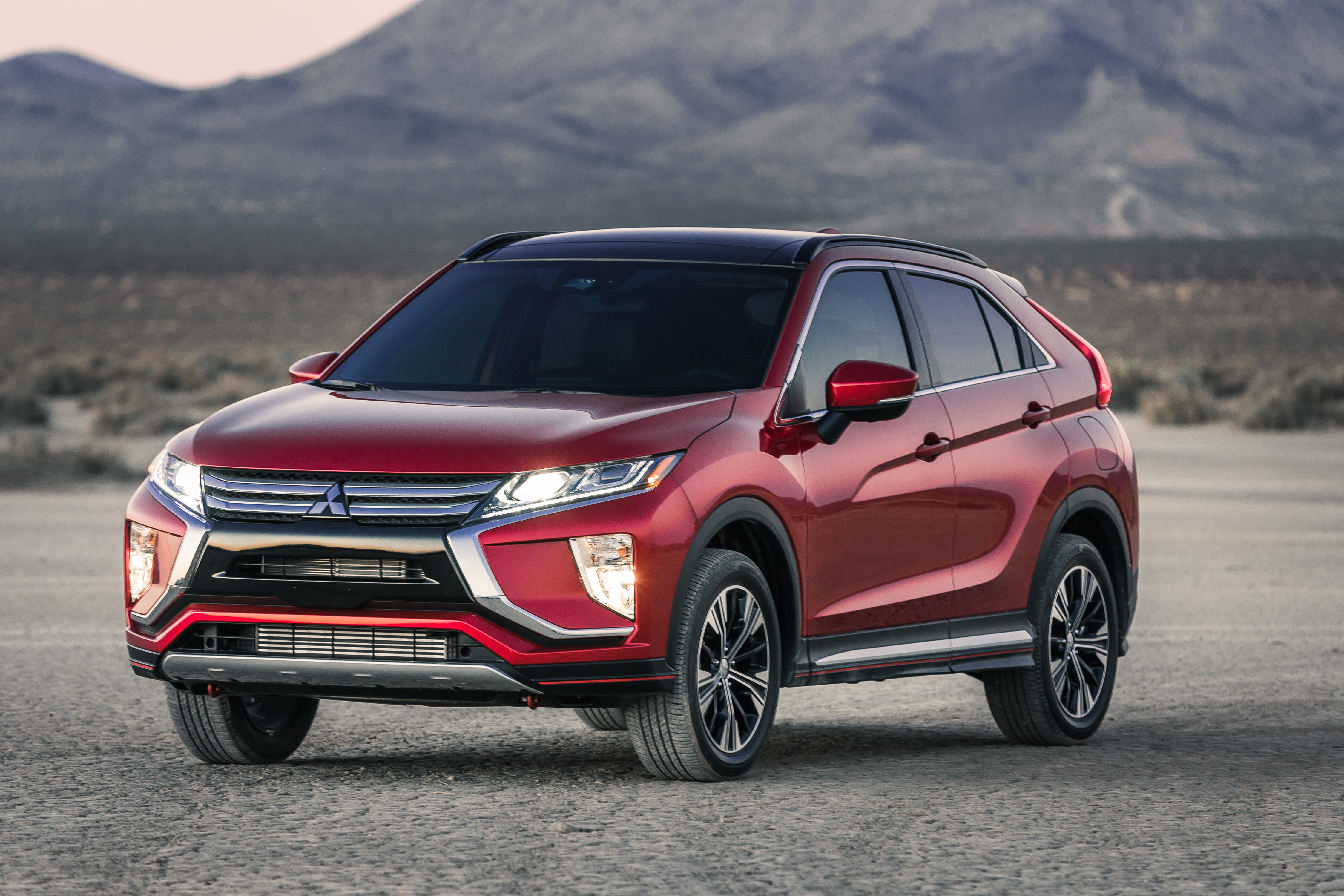 Cross 2018. Mitsubishi Eclipse Cross 2018. Митсубиси Эклипс кросс 2021. Митсубиси Eclipse Cross 2018. Мицубиси Эклипс кросс 2018 красный.