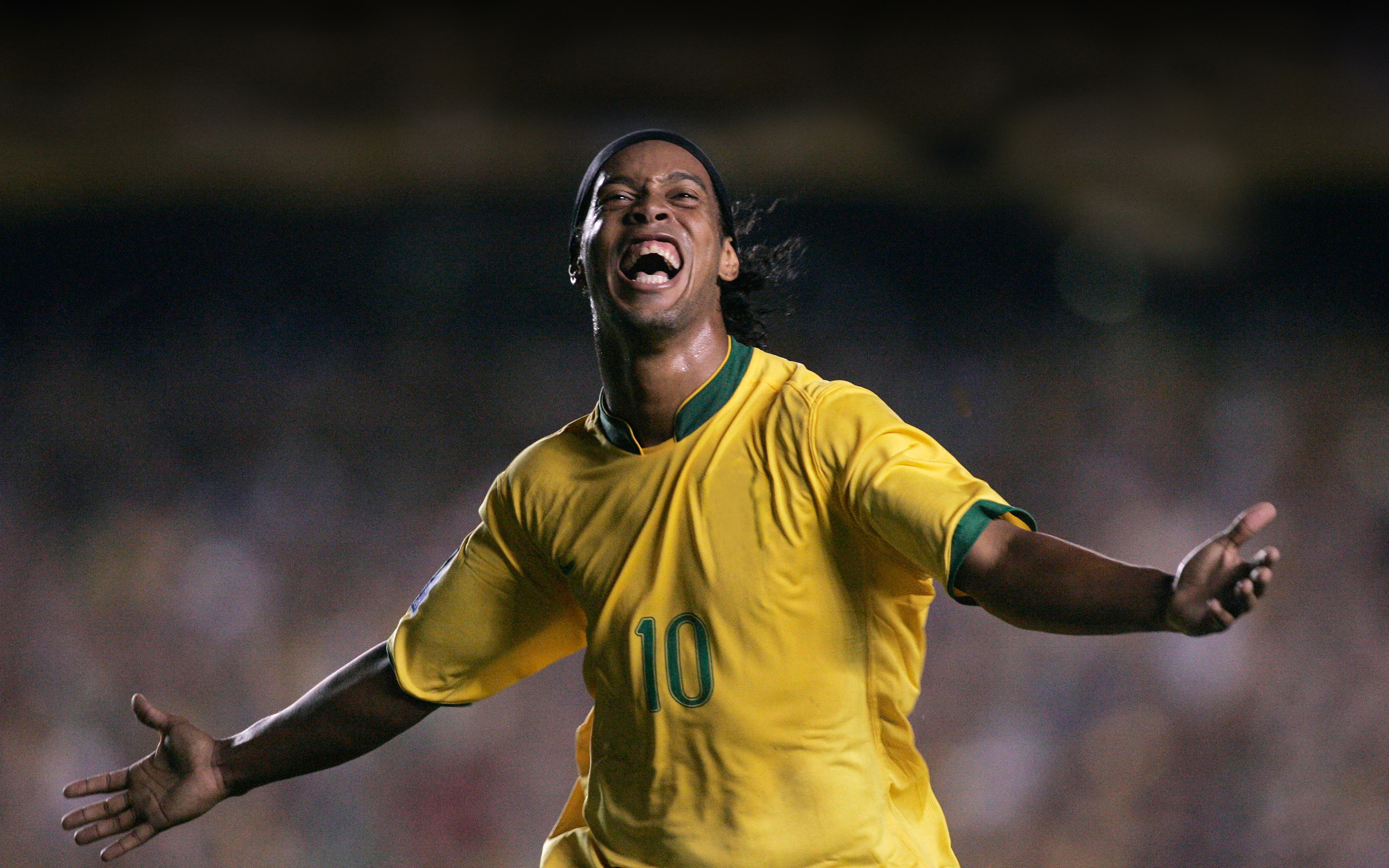 WSC, Ronaldinho Lanzará un Negocio de Fútbol Que Combina el Mundo