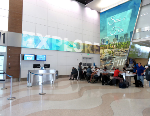 Fort Lauderdale Hollywood International Airport (FFL) features Clear Channel Airport's new state-of-the-art digital ad network. (Photo: Business Wire)