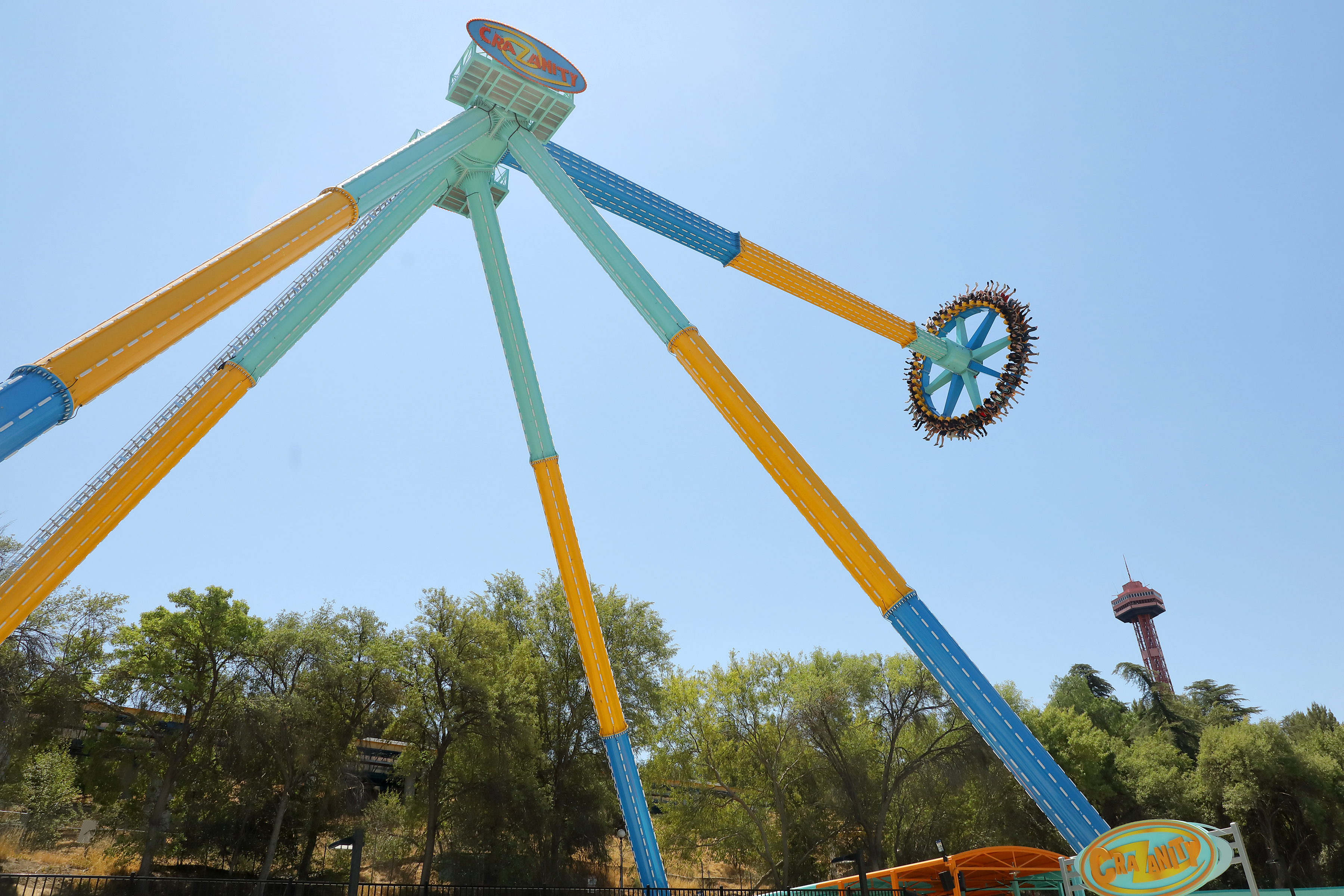 World S Tallest Pendulum Ride Crazanity Debuts At Six