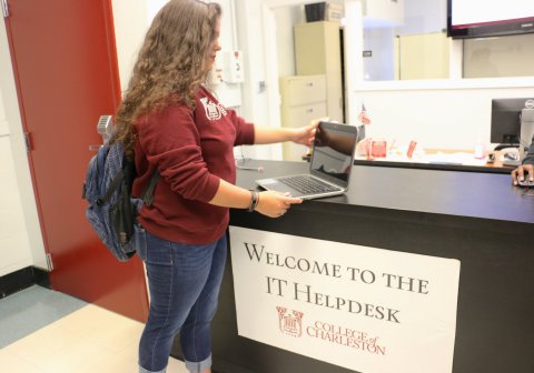 The College of Charleston, is delivering a better mobile experience for students and staff alike with their Aruba Mobile-First Network. (Photo: Business Wire)