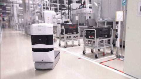 TUG autonomous mobile robot delivers materials in manufacturing, healthcare and hospitality environm ... 