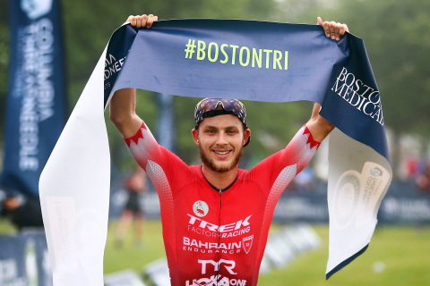 Olympian Ben Kanute takes the men's title at the 2018 Columbia Threadneedle Investments Boston Triathlon (Photo: Adam Glanzman for Getty Images)