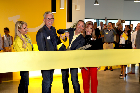 Dental Select officially opens its new headquarters in Sandy, Utah. Pictured left to right are Jennifer Williams, Brent Williams, Mark Coyne and Suzette Musgrove. (Photo: Business Wire)