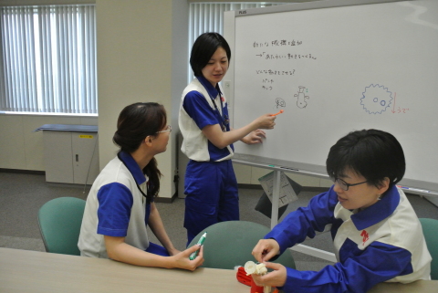 女性社員企画中の様子 （写真：ビジネスワイヤ）