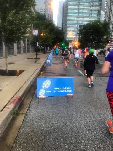 wear blue: run to remember Blue Mile at the Chicago Half Marathon. (Photo: Business Wire)