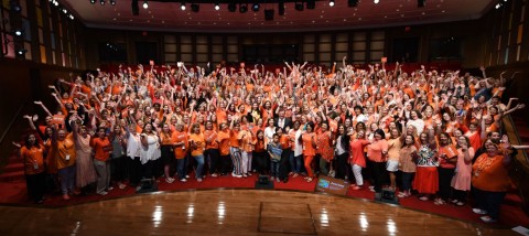 VIPKid teachers gather at the George W. Bush Presidential Center in Dallas with Mrs. Laura Bush, VIPKid Founder and CEO Cindy Mi, and Dallas Mayor Mike Rawlings (Photo: Business Wire)