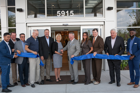 Orlando Mayor Buddy Dyer, City of Orlando District 3 Commissioner Robert Stuart and Central Florida Hotel & Lodging Association (CFHLA) President and Chief Executive Officer Rich Maladecki are joined by members of Hyatt, Summit Hotel Properties, Architectural Design Inc., and Hyatt House across from Universal Orlando Resort(TM) to celebrate the official opening of Hyatt House across from Universal Orlando Resort(TM) (Photo: Business Wire)