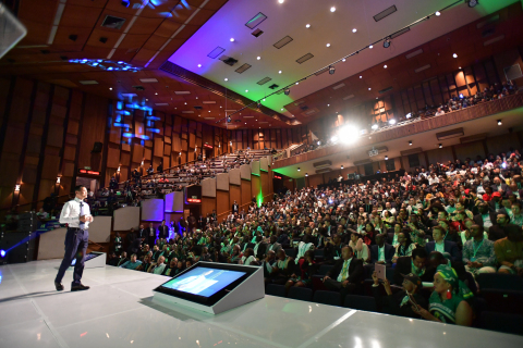 Jack Ma address an audience of 800 entrepreneurs, students, academics, VCs and policy makers at Wits University. Courtesy of Jack Ma Foundation.