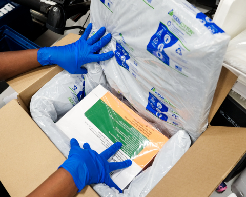 New OptumRx packaging delivers temperature-sensitive specialty and maintenance prescriptions to consumers' homes while ensuring the safety and quality of the medication remain intact (Photo: OptumRx).