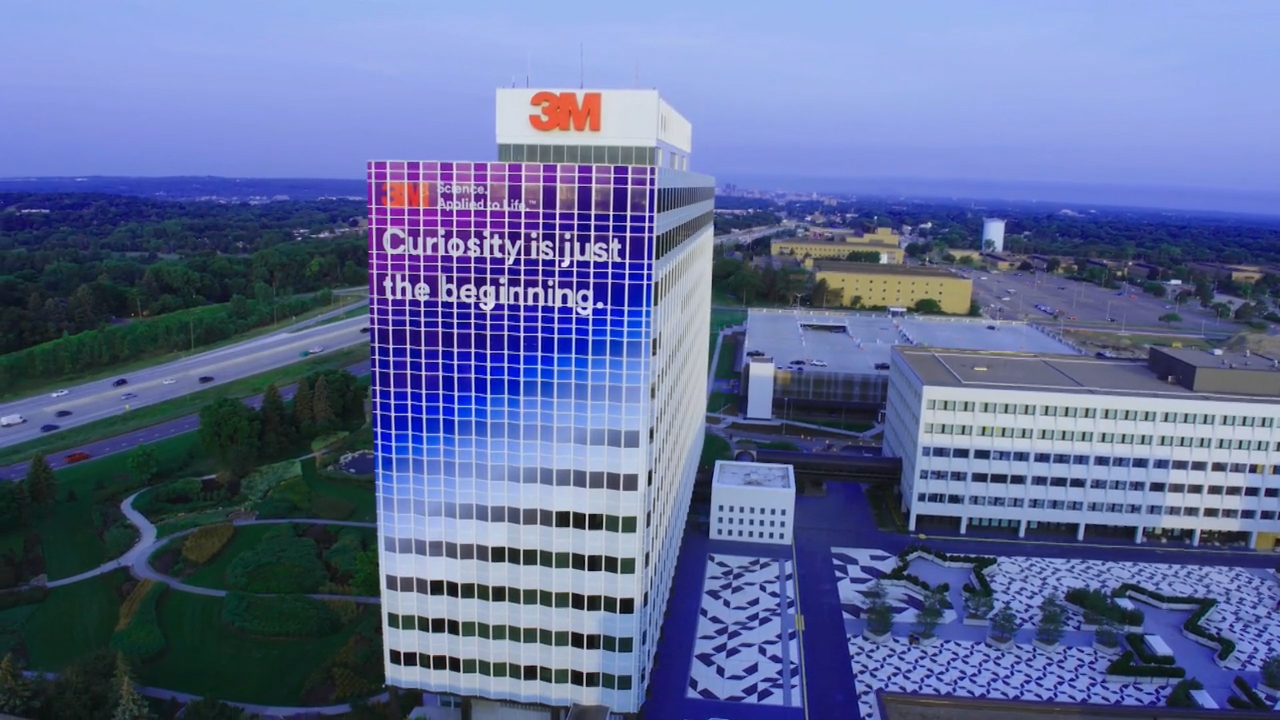 Aerial footage of 3M's headquarters building. (Video credit: 3M)