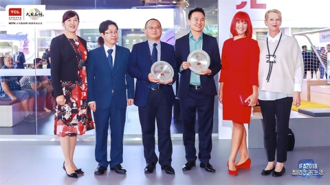 TCL X8 QLED TV and Inverter No-frost Refrigerator won IDG awards (Photo: Business Wire)