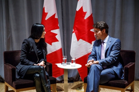 BroadbandTV Founder and CEO Shahrzad Rafati and Prime Minister Justin Trudeau discuss the Business Women Leaders task force on Sept. 10, 2018. (Adam Scotti, photographer for the Prime Minister)