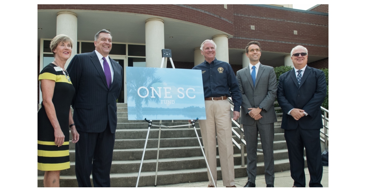 Gov Henry Mcmaster And Unitedhealth Group Announce 500 000 Donation