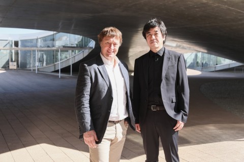 日本人建築家の三分一博志氏と米国人研究者のグレッグ・ワード氏は、日照に重点を置いた建築と製品により、デイライト賞の授賞式で表彰されました。（写真：Alain Herzog）
